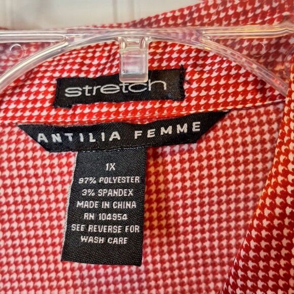 Antilia Femme Womens Size 1X Button Front Blouse Red White Houndstooth Smocked - Picture 10 of 11